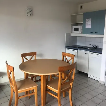 Appartement Appartement Pour 4 Personnes A Gassin 66 *