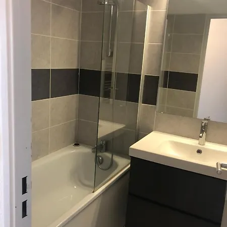 Appartement Appartement Pour 4 Personnes A Gassin 66